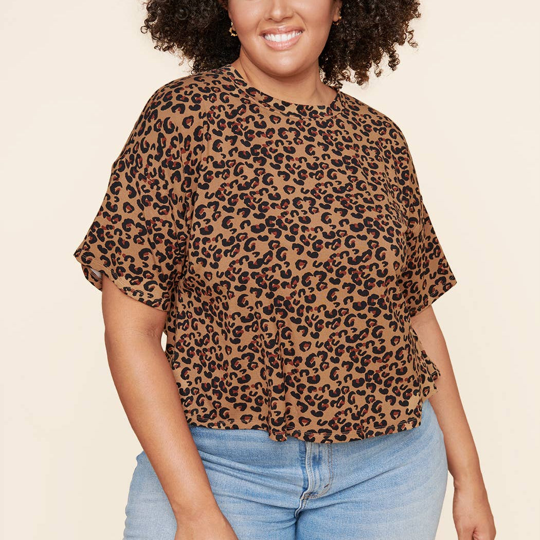 Lea Leopard Everyday Cropped T Shirt in CURVY
