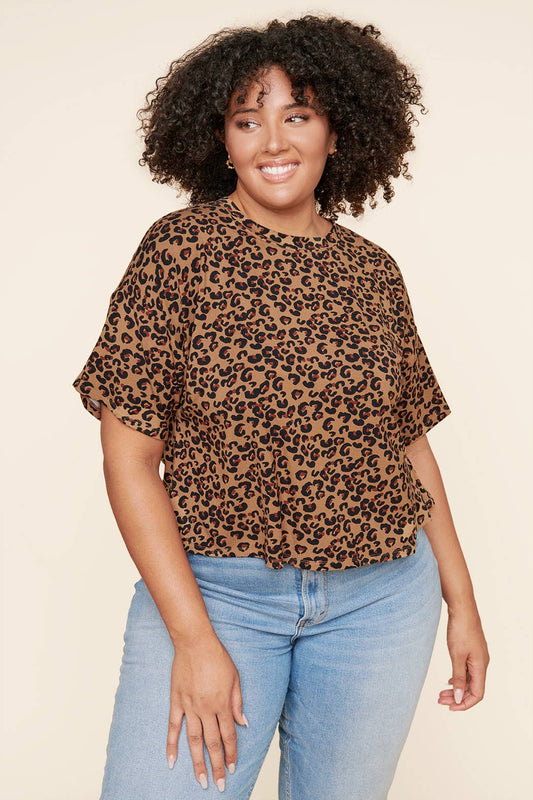 Sugarlips Lea Leopard Everyday Cropped Jersey Knit T Shirt - Curve