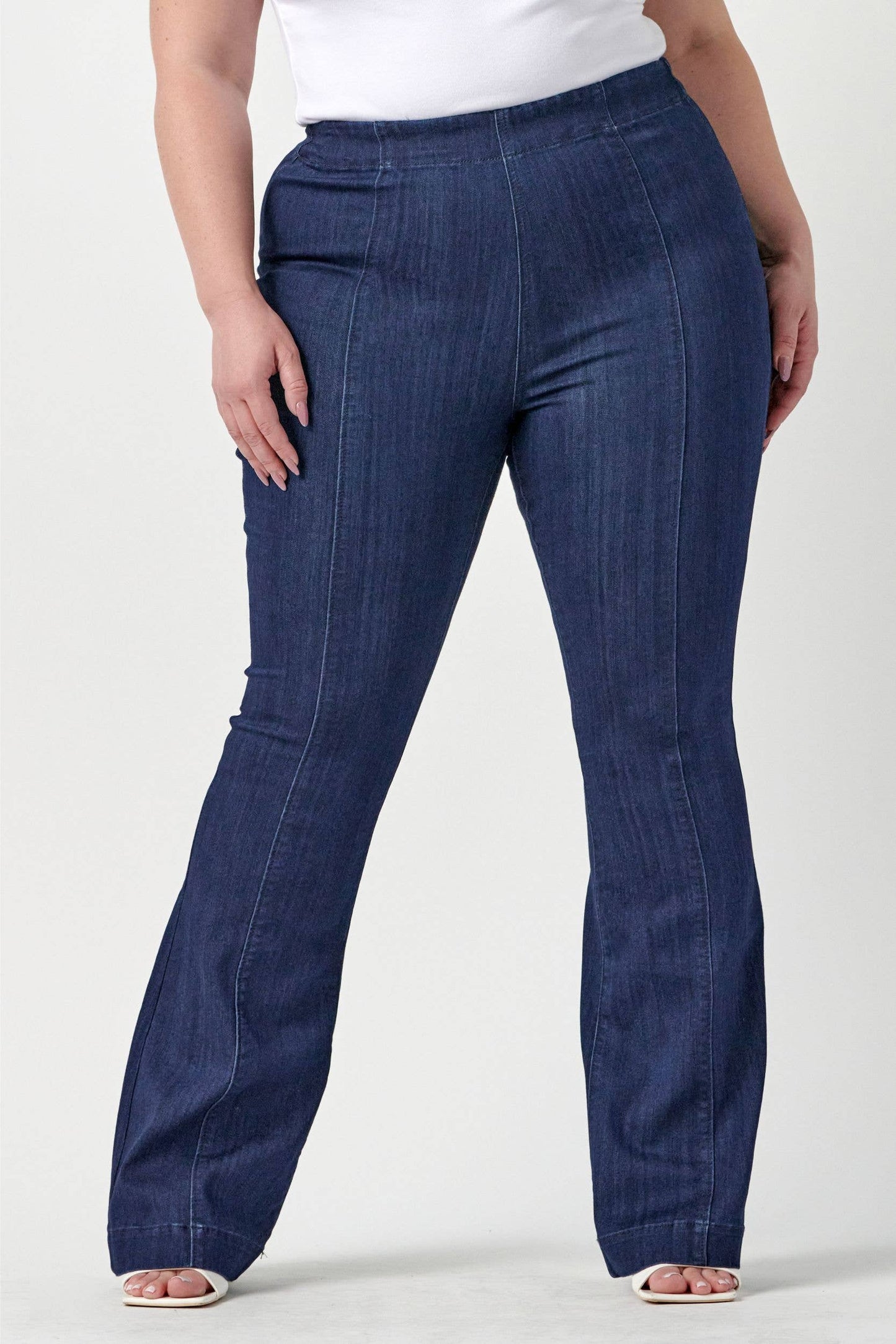 Retro-inspired Cello Jeans in CURVY